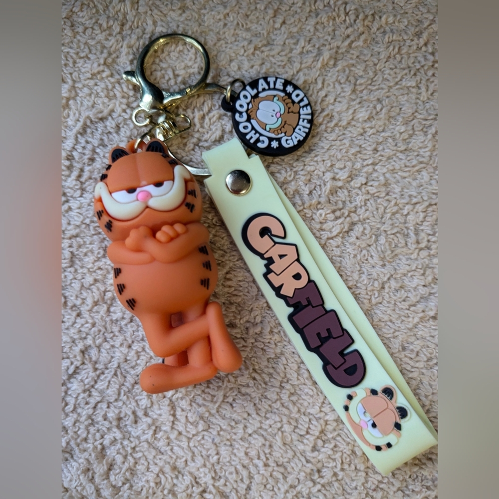Standing Smug Garfield Keychain (D)